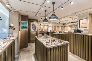 Thiết Kế Và Thi Công Nội Thất Shop Phụ Kiện Từ Những Đồ Dùng Cũ