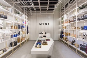 Phong cách thiết kế shop túi xách ở trung tâm thương mai mua sắm 