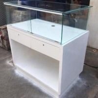 Mẫu tủ trưng bày vàng nhỏ gọn