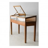 Mẫu tủ vàng bằng gỗ sồi