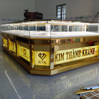 Mẫu tủ vàng inox sang trọng phù hợp nhiều không gian trưng bày 