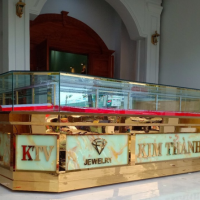 Mẫu tủ vàng inox bo tròn sang trọng