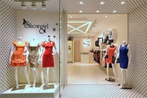 Ý tưởng thiết kế shop thời trang nữ đơn giản, ấn tượng