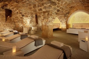 Kinh doanh một vốn bốn lời với nội thất spa đẹp