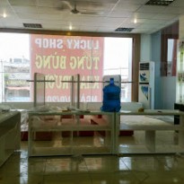 Thi công hoàn thiện gian hàng thời trang Lucky shop