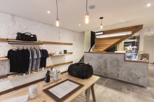 Mẫu thiết kế shop thời trang nam cực tối giản và tiết kiệm chi phí