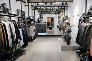 Một số lưu ý khi thiết kế shop thời trang nam