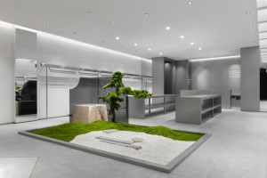 Mẫu Thiết Kế Nội Thất Shop Thời Trang Tối Giản Hiện Đại