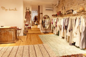 Thiết kế shop thời trang Vintage cho mùa thu thêm sắc màu