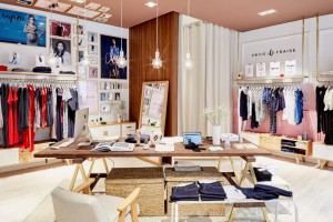 Thiết kế shop thời trang tràn ngập màu hồng tại TP. HCM