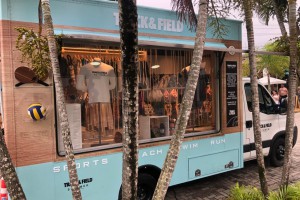 Bạn đã từng nghĩ đến việc mở shop thời trang di động bao giờ chưa?