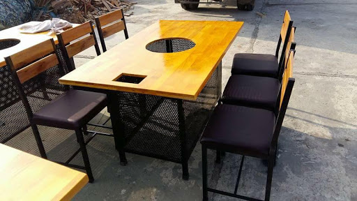Thiết kế bàn ghế cửa hàng lẩu nướng