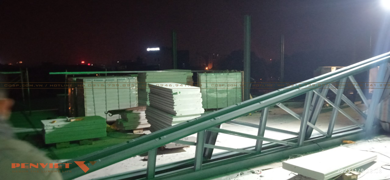 Nhân sự PenViet làm đêm để kịp tiến độ công trình