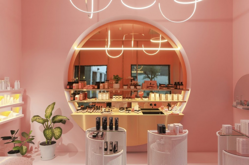 Thiết kế nội thất shop mỹ phẩm kết hợp với quán cafe cực xịn sò