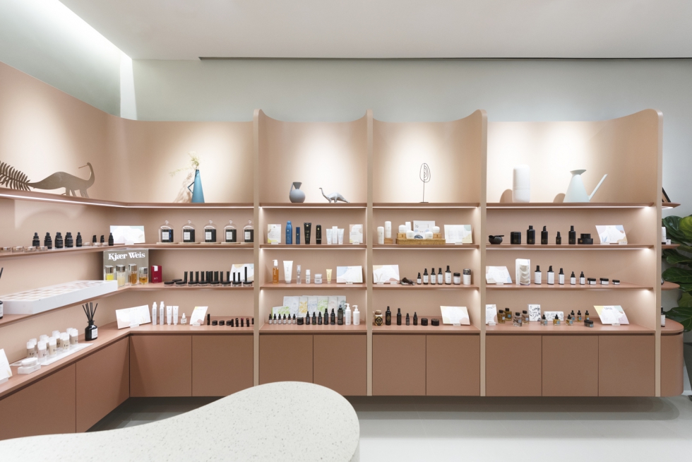 Thiết kế shop mỹ phẩm phong cách chiết trung mới mẻ - thu hút người tiêu dùng