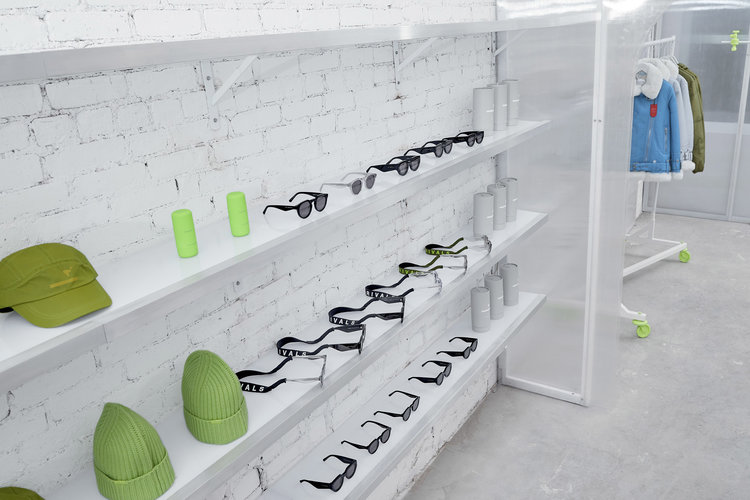 Thiết kế shop quần áo ấm áp chống lại cái lạnh của mùa đông