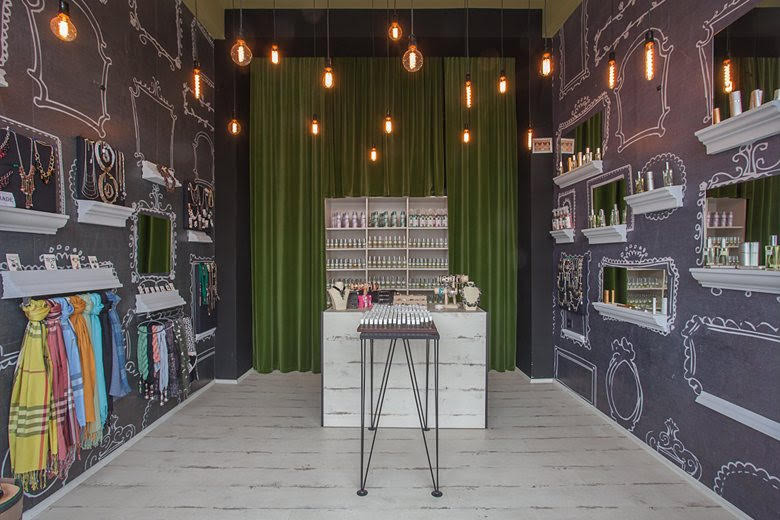 Tone màu phong cách Vintage trong thiết kế shop thời trang
