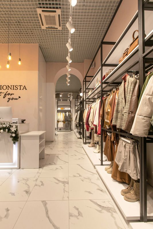 Bí Quyết Chiếu Sáng Cho Mẫu Shop Quần Áo Hiệu Quả