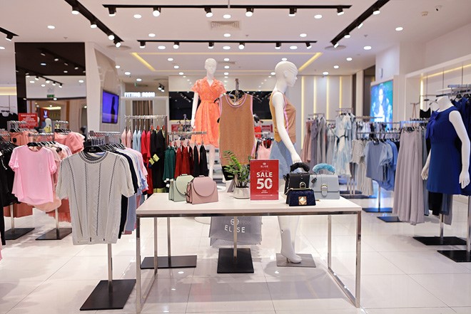 Thiết kế nội thất shop thời trang 