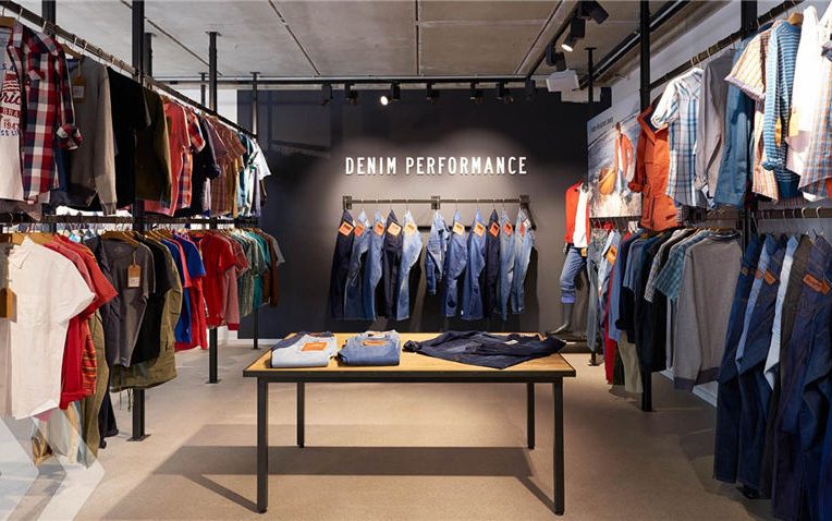 Kết hợp thiết kế shop thời trang nam nữ tạo thành cực phẩm