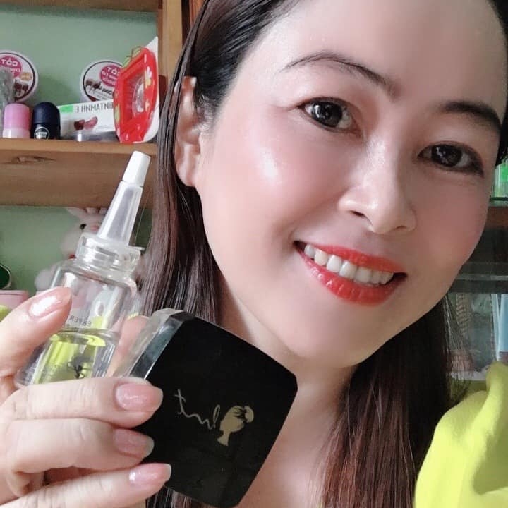 Khách hàng chị Trang- thiết kế shop mỹ phẩm