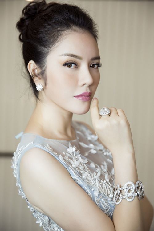 Lý Nhã Kỳ - "Chị đại kim cương" của giới showbiz Việt