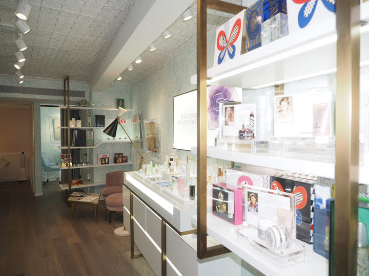 Mách bạn cách bày trí giúp cho shop mỹ phẩm thêm sang chảnh