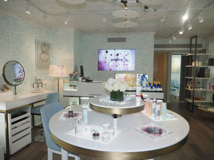 Mách bạn cách bày trí giúp cho shop mỹ phẩm thêm sang chảnh