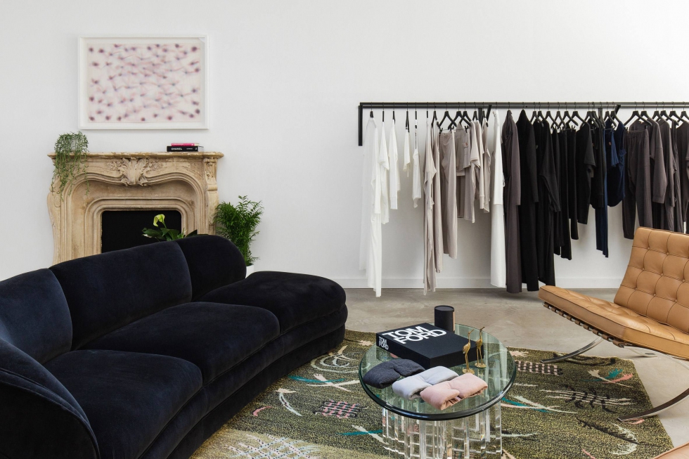 Mẫu thiết kế khác lạ shop thời trang phong cách căn hộ cao cấp