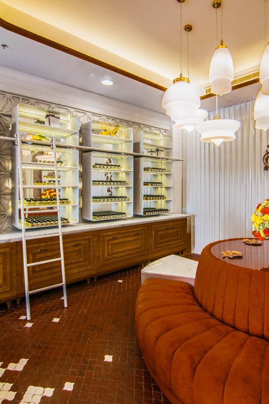 Nâng tầm thương hiệu nhờ thiết kế shop mỹ phẩm này