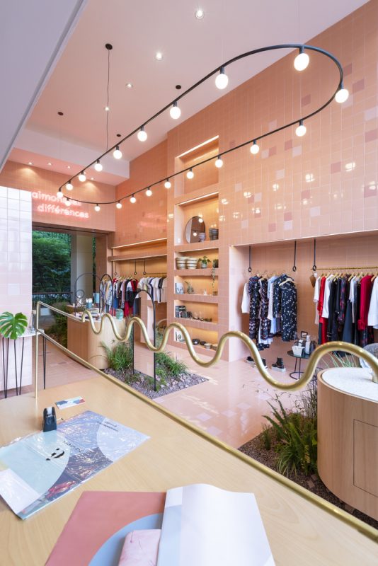 Nguyên Tắc Thiết Kế Shop Quần Áo Hợp Phong Thuỷ