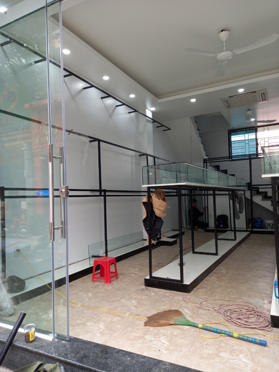 thi-cong-shop-thoi-trang-lan-anh