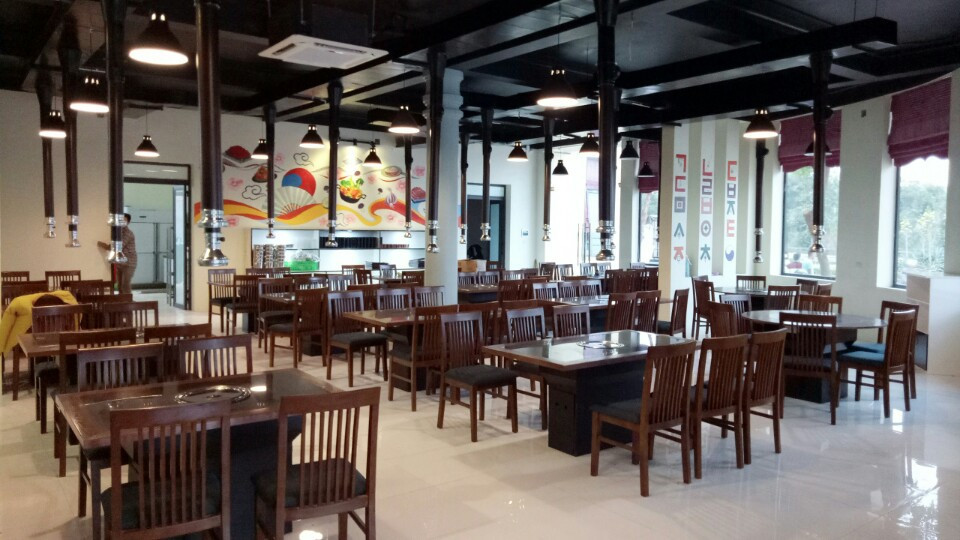 Quán lẩu nướng không khói hút khói trên