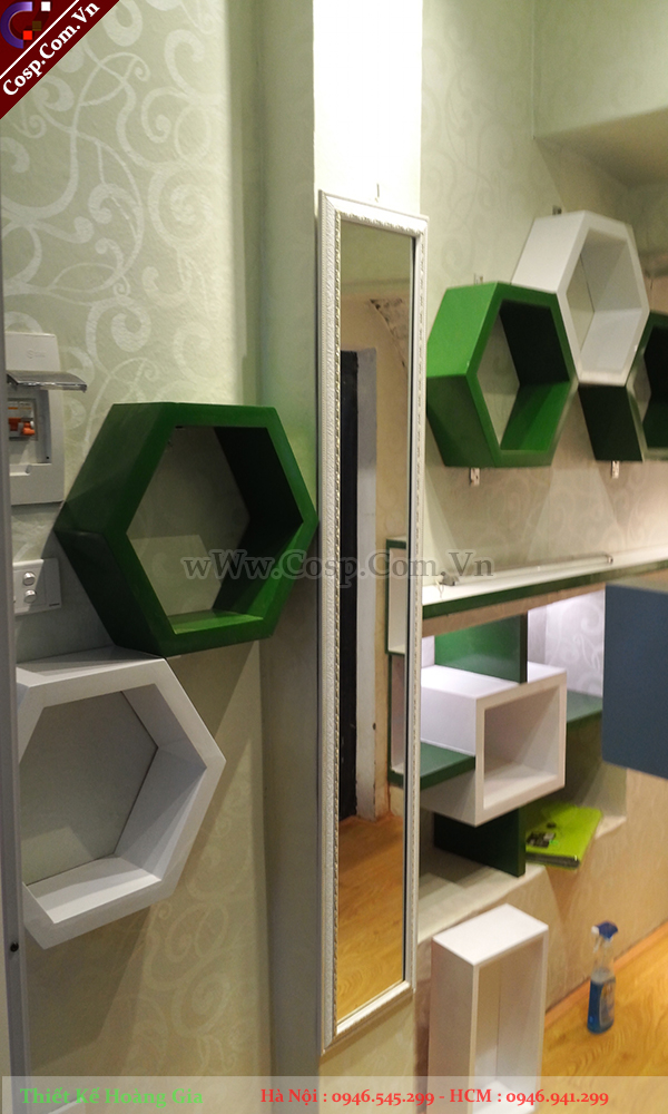 thiết kế shop mỹ phẩm tone xanh lá 9