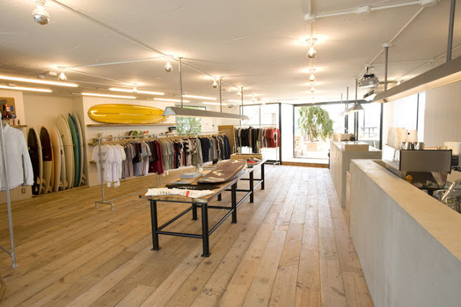 Thiết kế shop quần áo nam phong cách thể thao cực đẹp