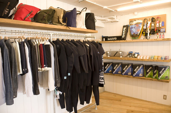 Thiết kế shop quần áo nam phong cách thể thao cực đẹp