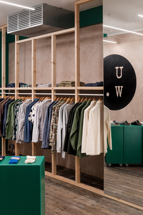 Thiết kế shop thời trang nam trẻ trung để bạn tham khảo