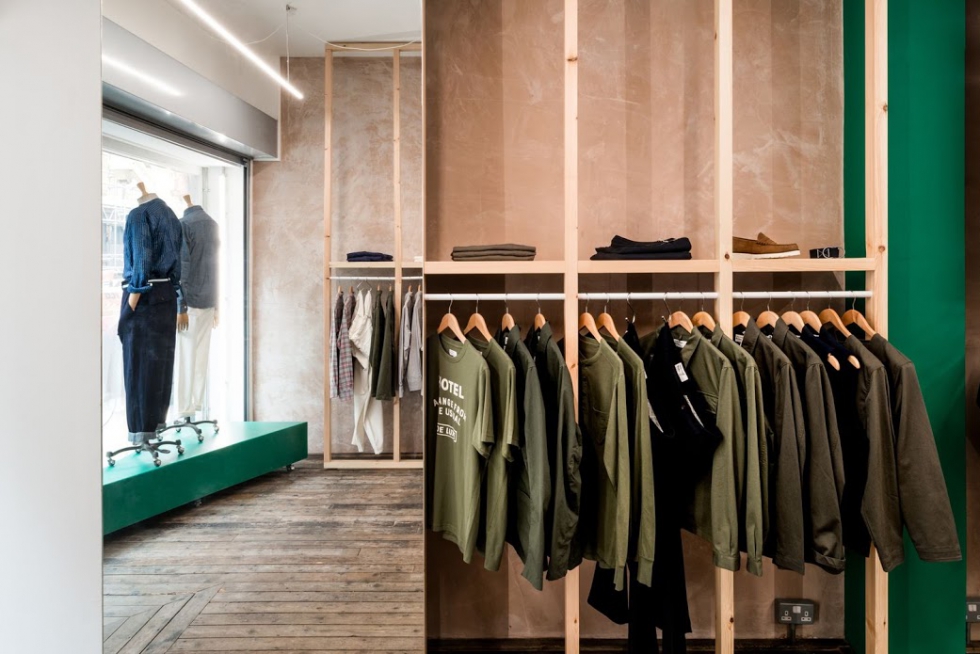 Thiết kế shop thời trang nam trẻ trung để bạn tham khảo