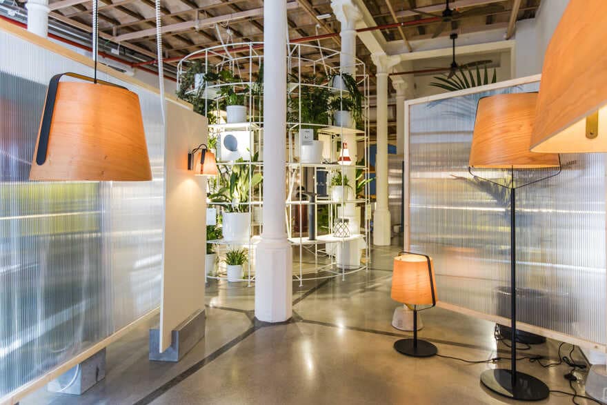 Mẫu Thiết Kế Showroom Đèn Treo Tường Cực Đẹp Mắt