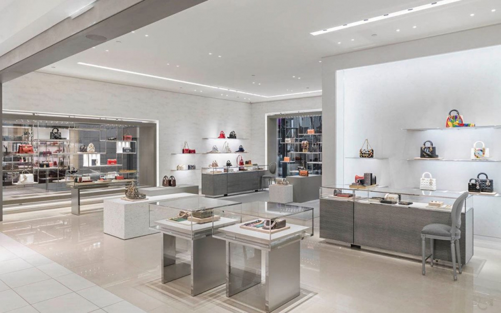 Toàn cảnh shop túi xách cực sang trọng, quý phái