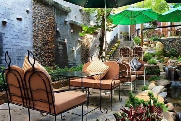 Nội thất sử dụng khung sắt sơn tĩnh điện có độ bền cao