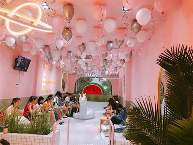 Cửa tiệm màu hồng vô cùng đáng yêu