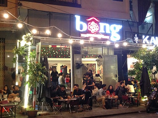 Quán trà sữa là nơi gặp mặt của nhiều bạn trẻ