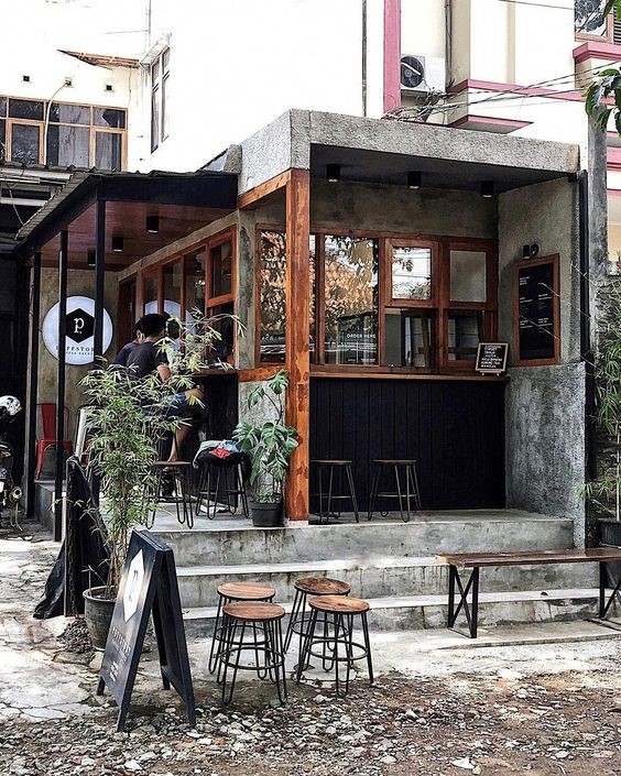 Chủ tiệm luôn sắp xếp không gian để khách thưởng thức tại chỗ