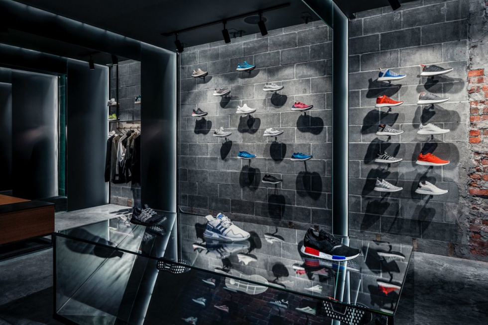 Thiết kế shop giày theo phong cách hiện đại