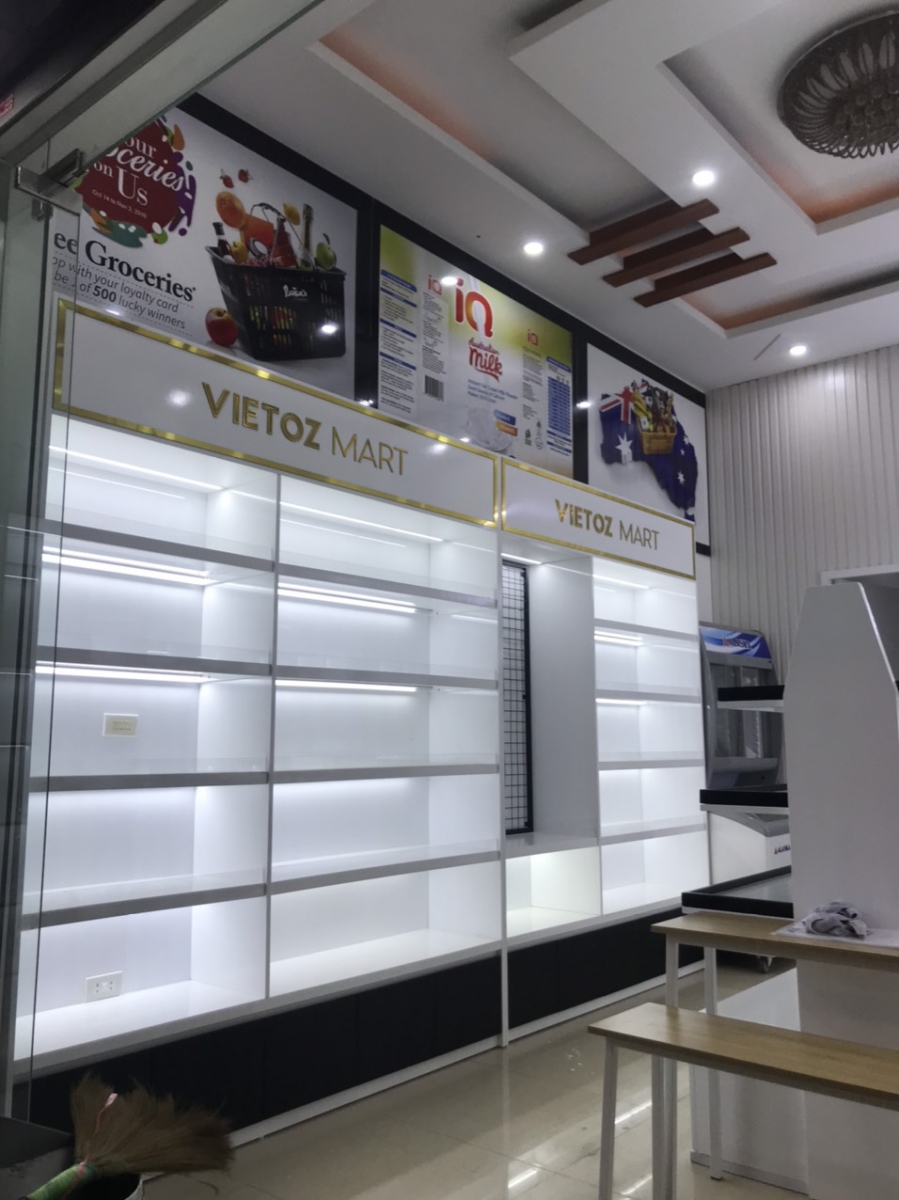 Thi công cửa hàng oz