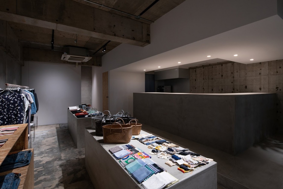 Ở Đây có thiết kế shop thời trang cực kỳ ra gì và này nọ nha 